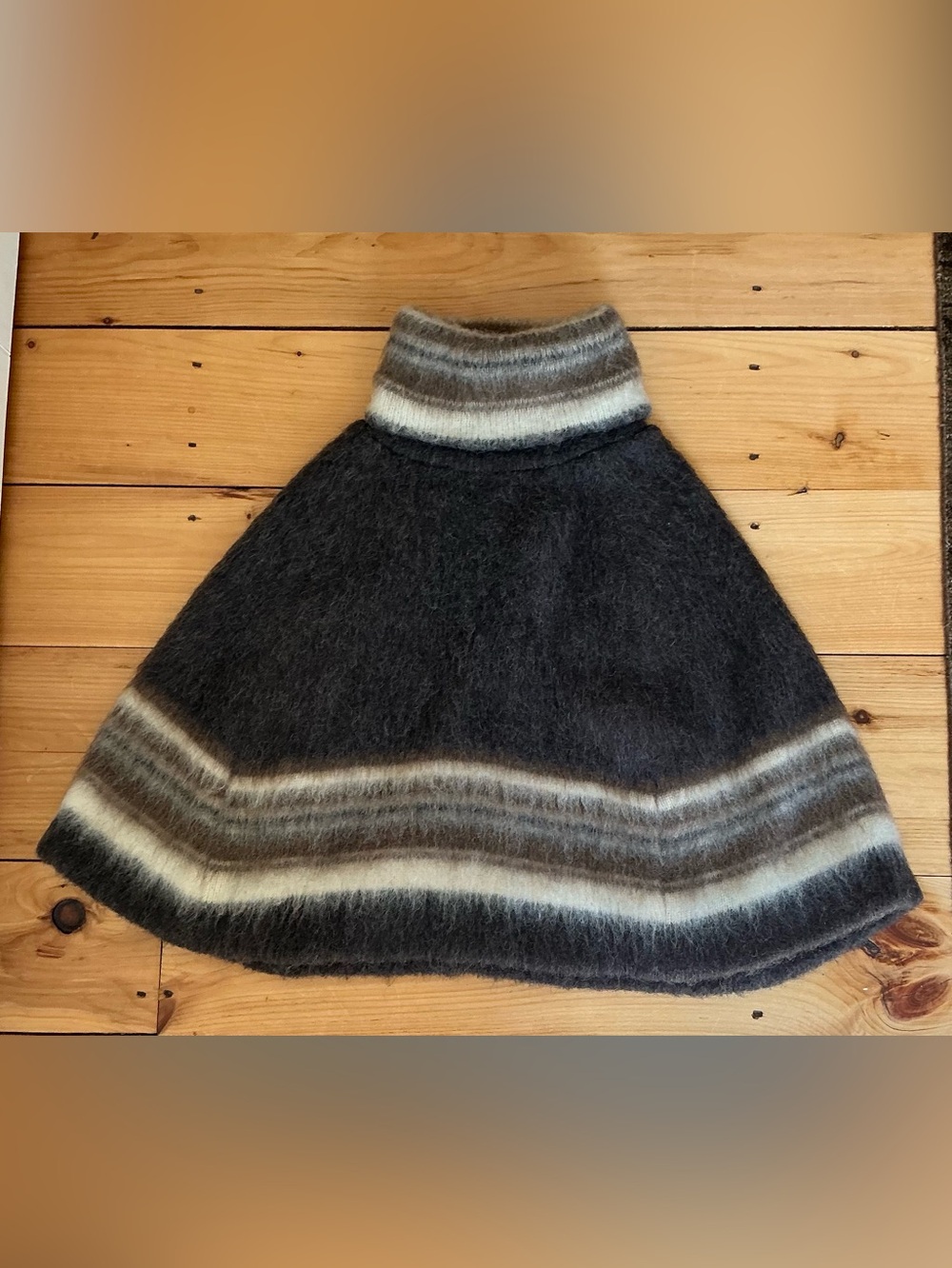 tle IdeasVintage ALIS Iceland 100% Mountain Sheep Wool Cape Poncho Gray Small